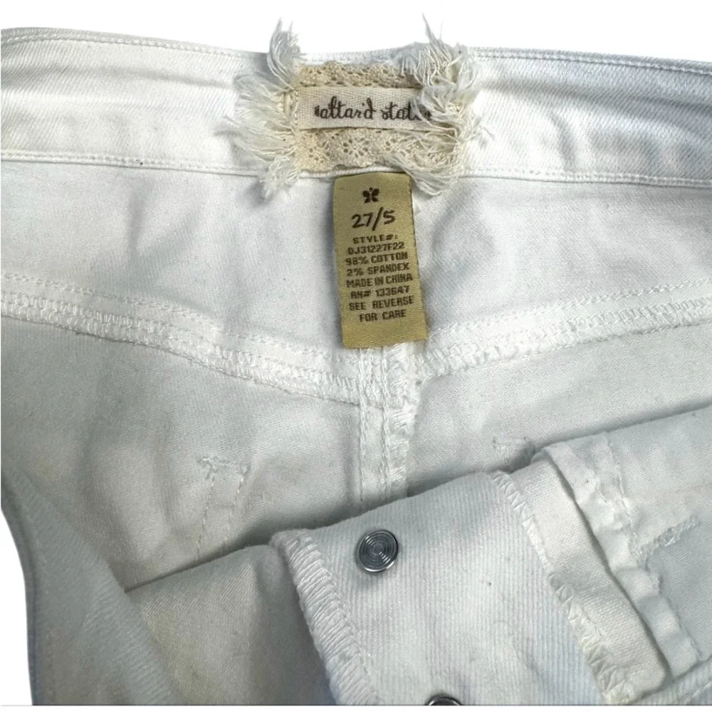 Altar’d State Women’s White Denim Button Fly Cuffed Shorts Size 27/5